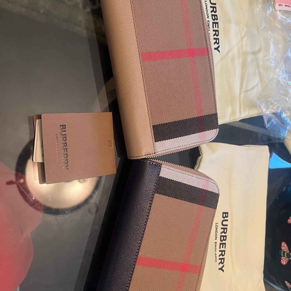 Burberry Brown Wallets with Sleek Design and High-Quality Material